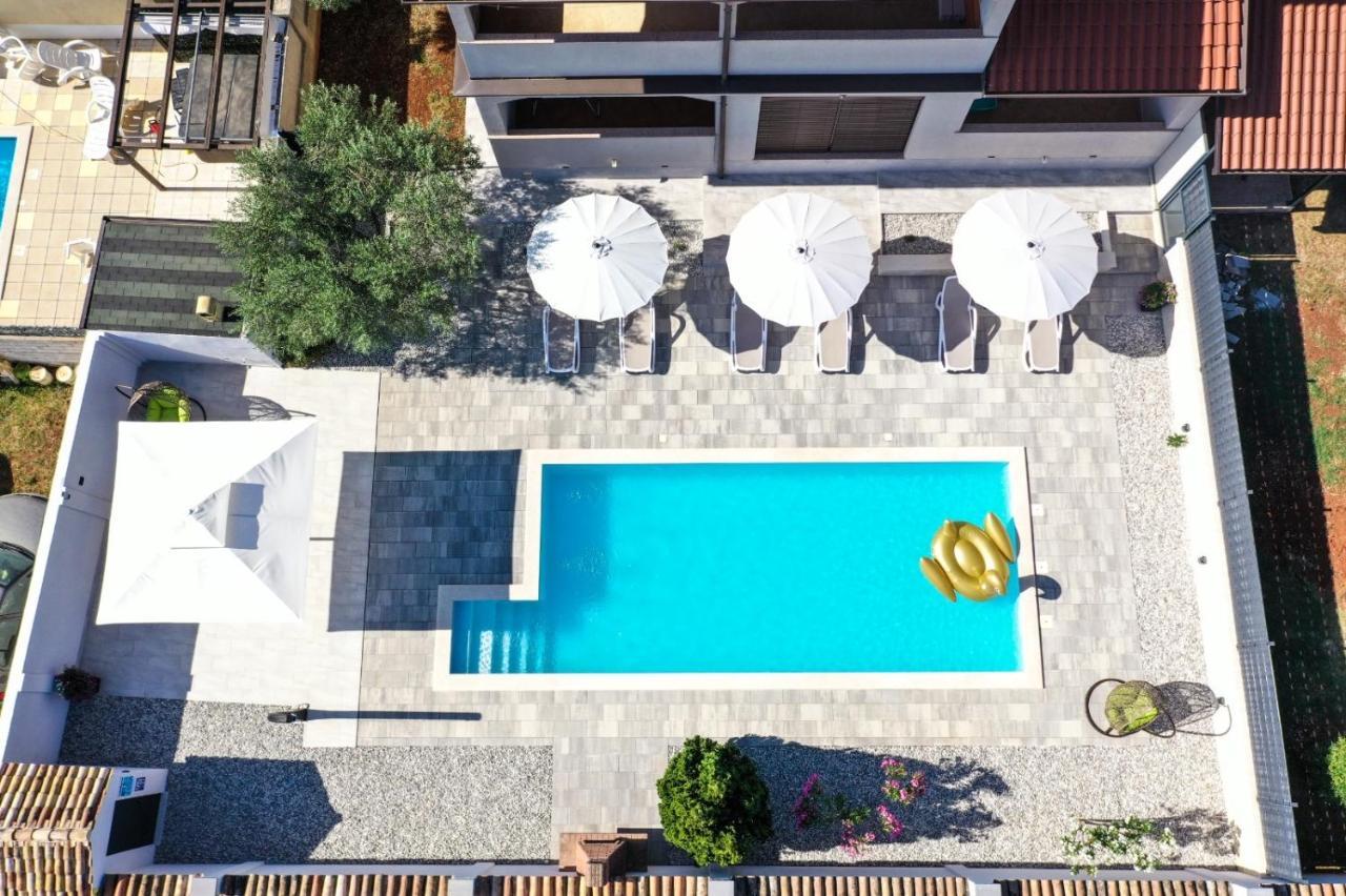 Apartment Nina With Private Pool Nova Vas  外观 照片