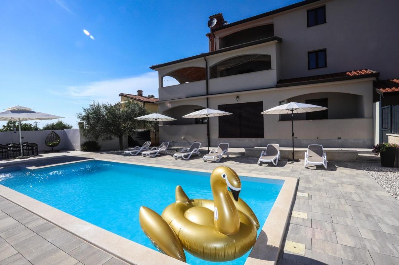 Apartment Nina With Private Pool Nova Vas  外观 照片