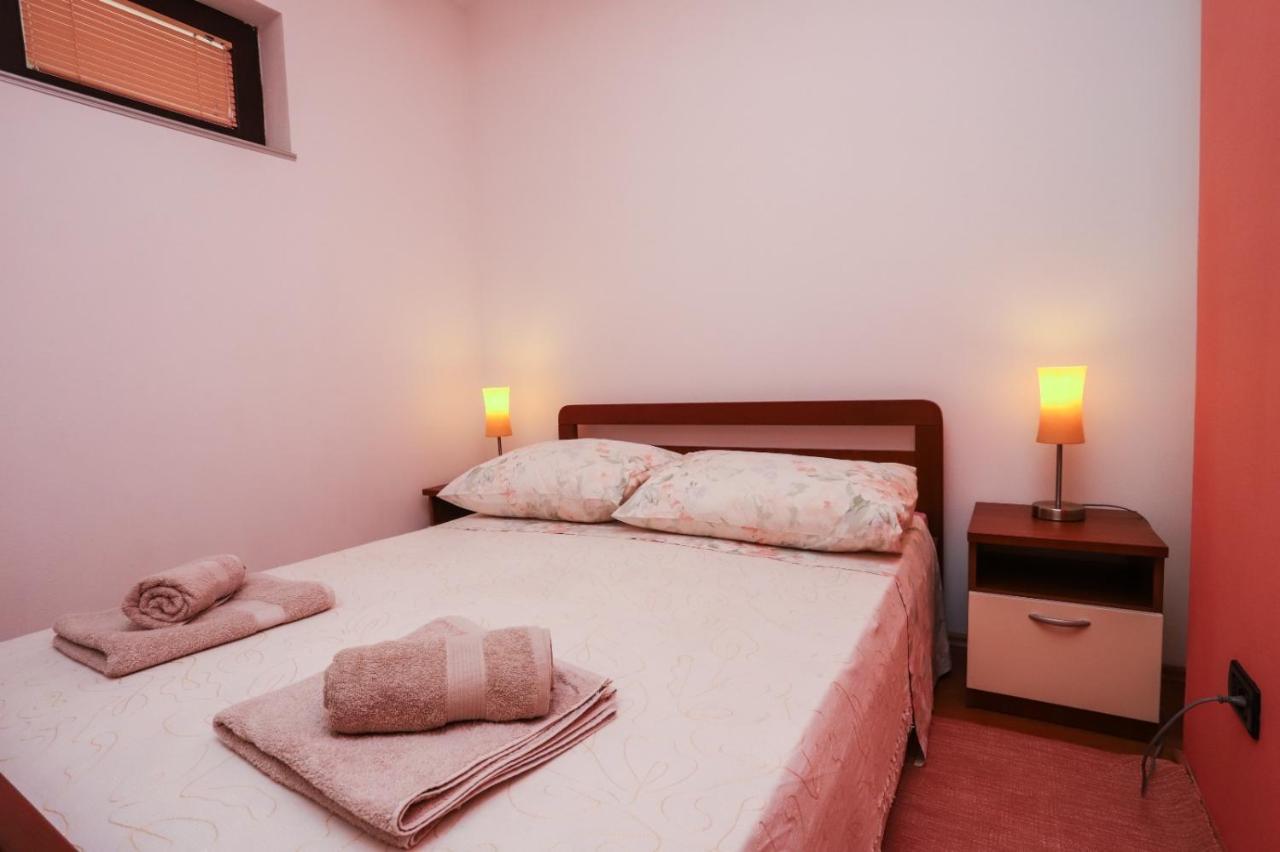Apartment Nina With Private Pool Nova Vas  外观 照片