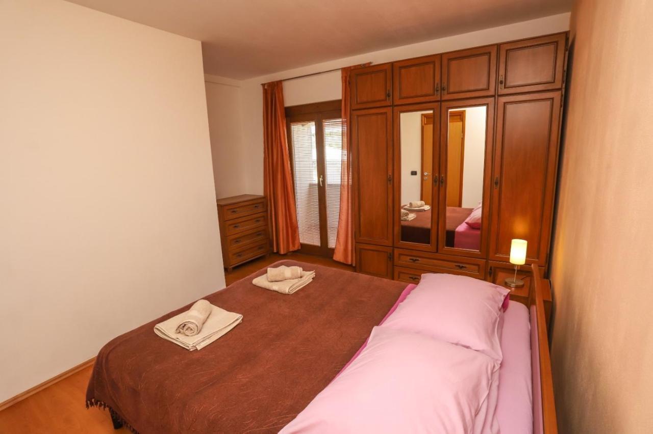 Apartment Nina With Private Pool Nova Vas  外观 照片