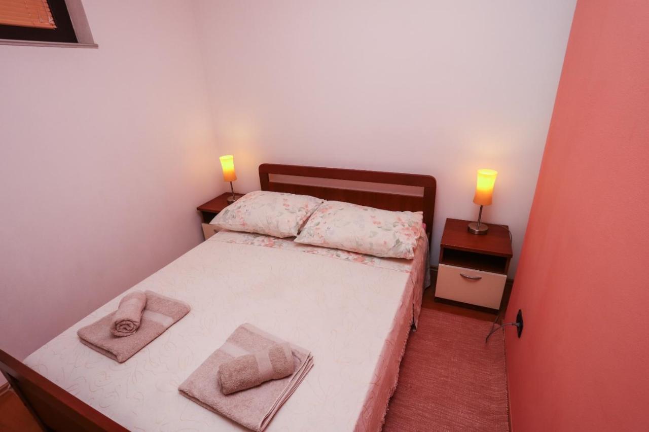 Apartment Nina With Private Pool Nova Vas  外观 照片